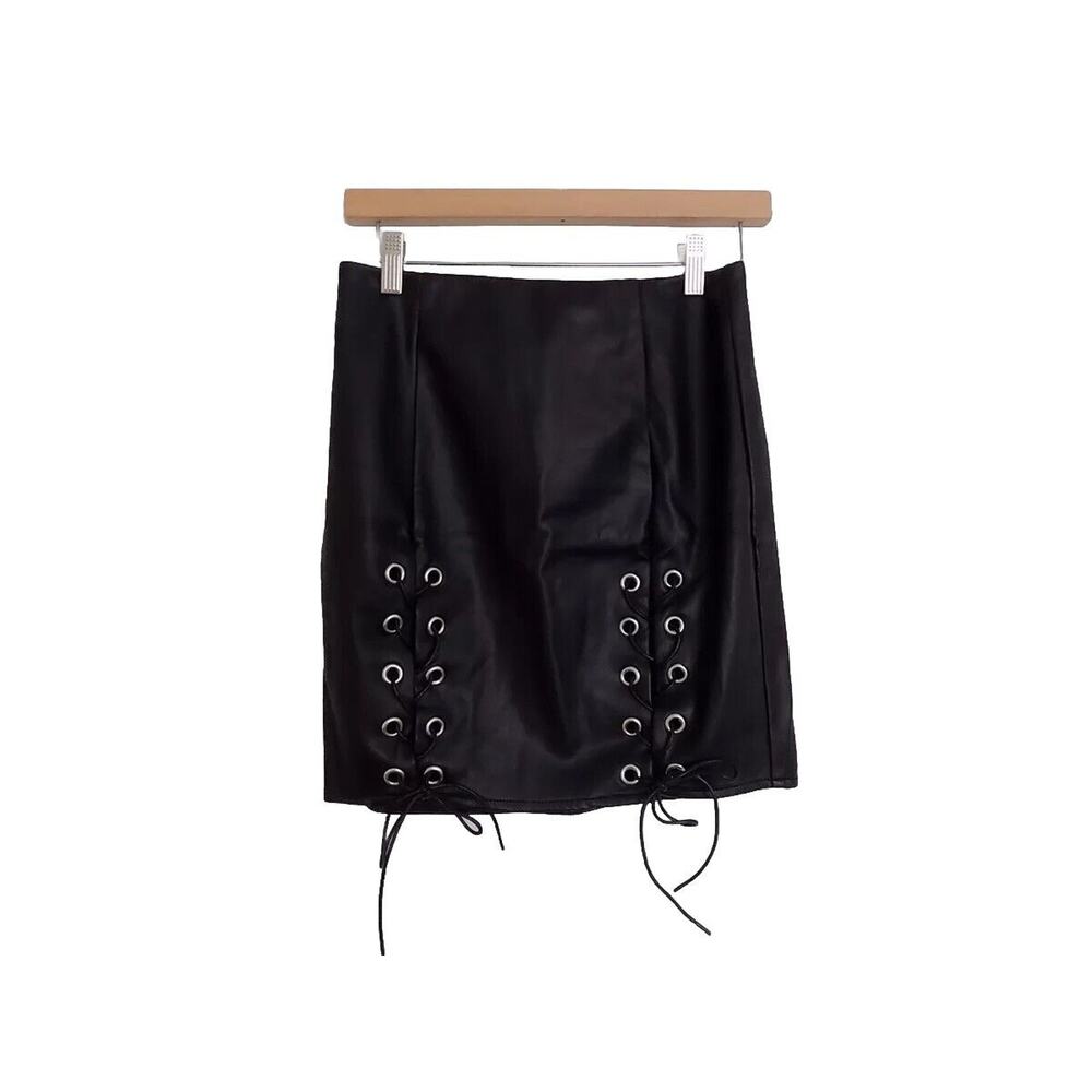 Tiger Mist black faux leather mini skirt size Small NWT lace up